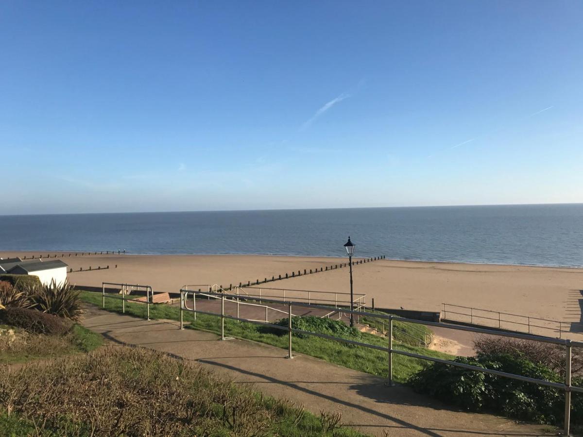 Frinton Escapes Apartment Exterior foto