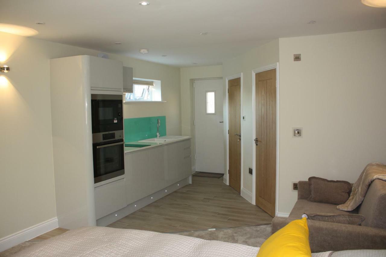 Frinton Escapes Apartment Exterior foto